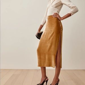 Reformation gold velvet mid length skirt. Size 4.